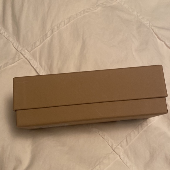 Burberry Glass Box - Picture 2 of 4